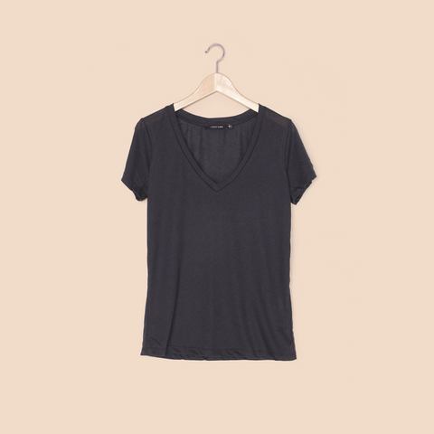 Deep Sexy V / Dark Grey - T-Shirt - FORREST and BOB