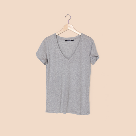 Deep Sexy V / Heather Grey - T-Shirt - FORREST and BOB